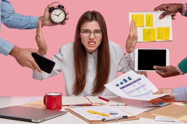 Demandas infinitas no trabalho? Confira 7 dicas para organizar o tempo e priorizar as tarefas do jeito certo